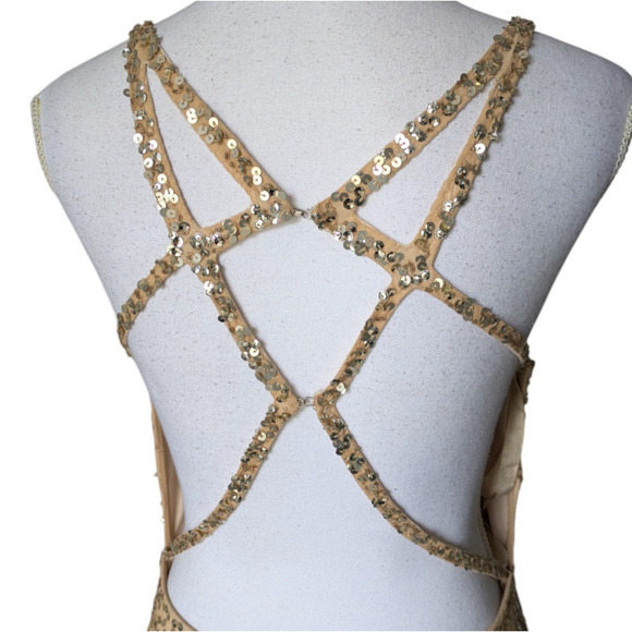Mac Duggal 93800 Floral Sequin Strappy Nude Silver Gold Gown AS IS Sz 6 V Neck - Picture 7 of 16